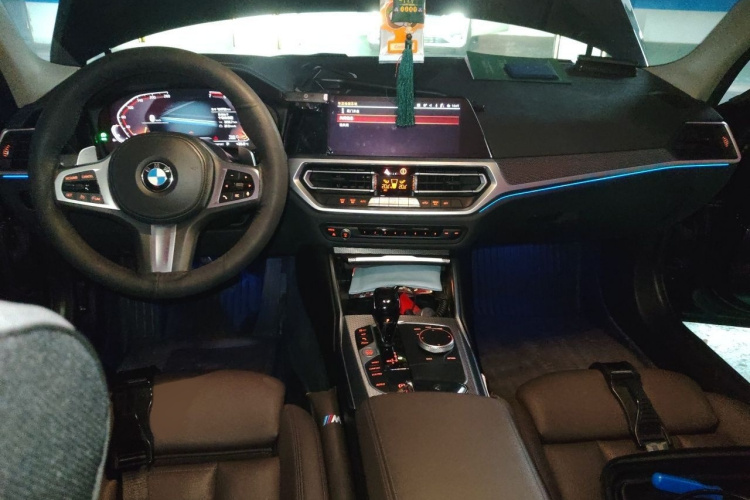 BMW 3 Series 2020 car image #12