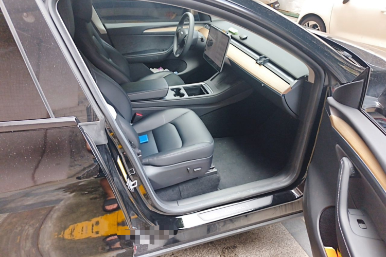 Tesla Model Y 2023 #23 Tesla Model Y 2023 car image #23