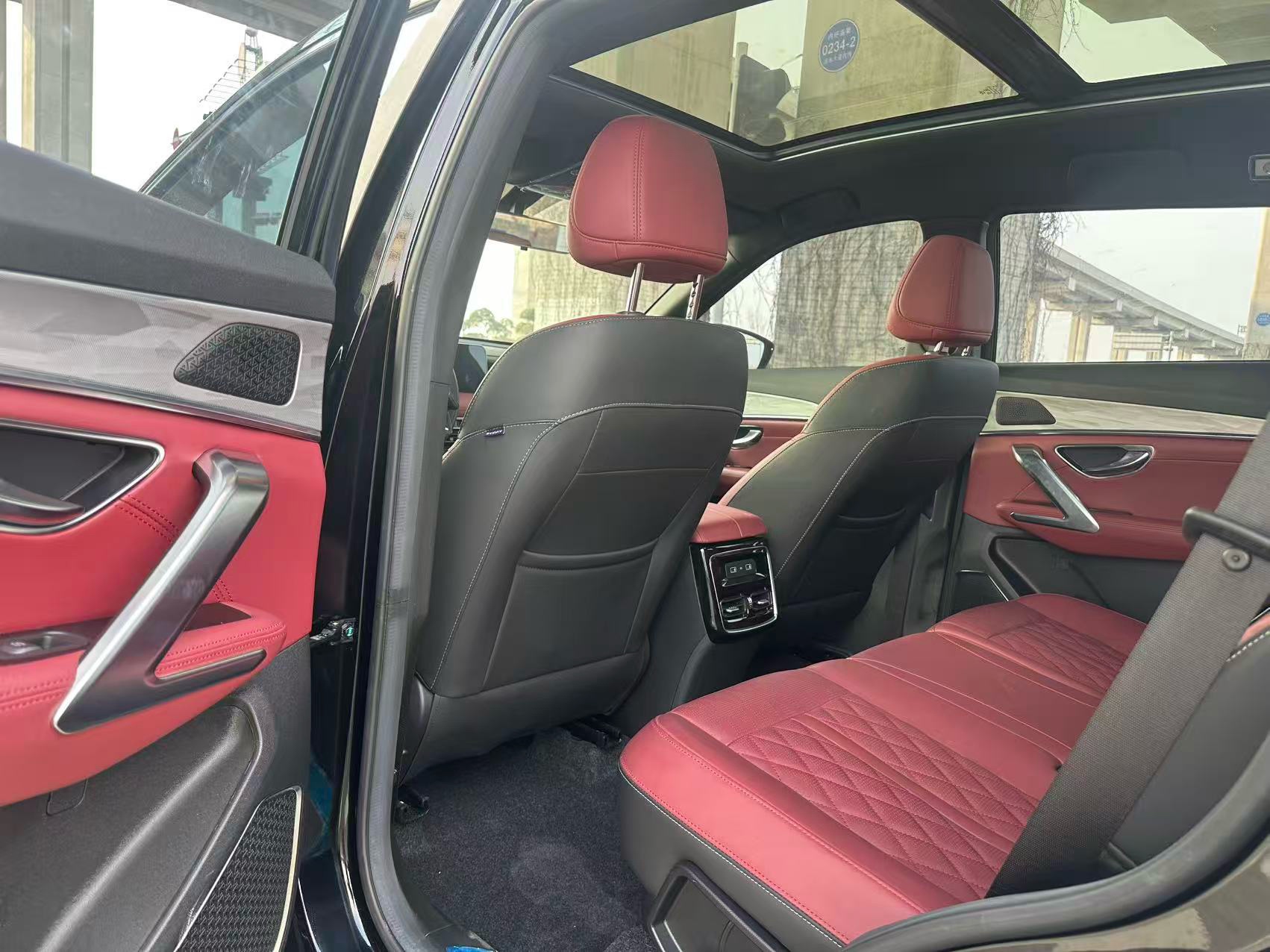 Jetour X70 PLUS 2023 car image #3