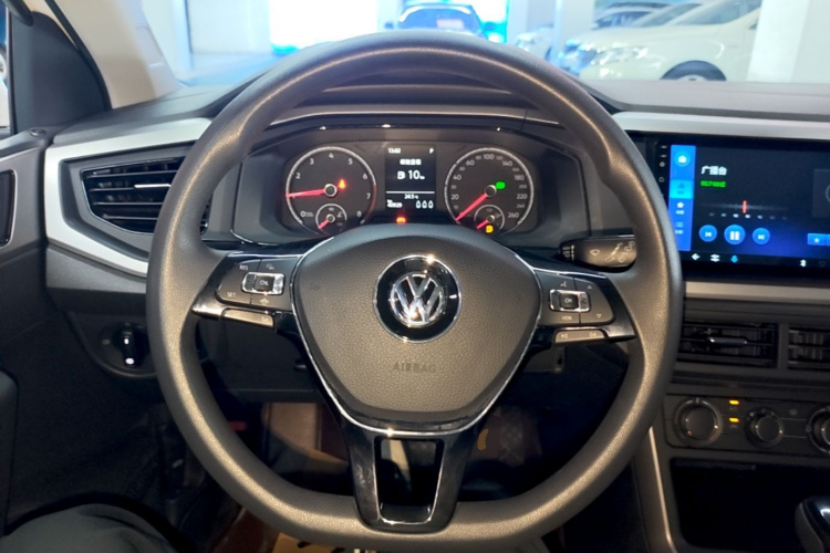 Volkswagen Polo 2020 car image #15