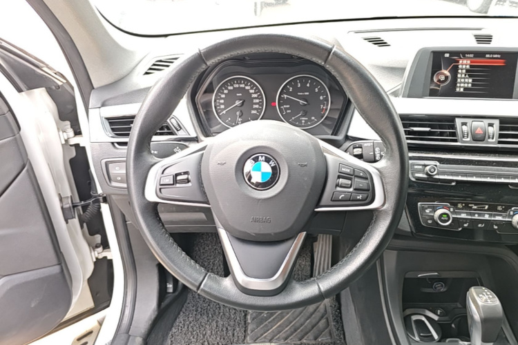 BMW X1 2016 car image #11