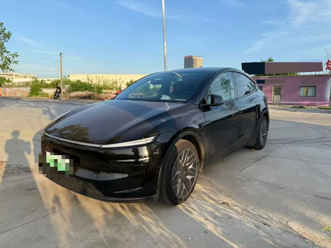 Tesla Model Y L 2026 Tesla Model Y L 2026 car image