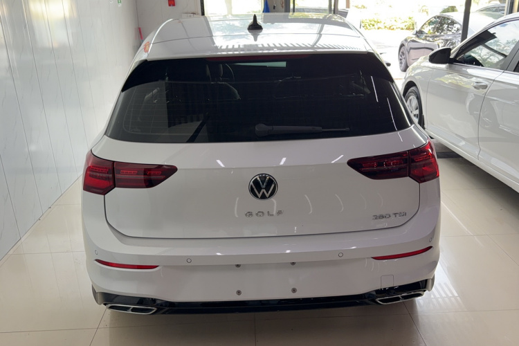 Volkswagen Golf 2024 car image #6