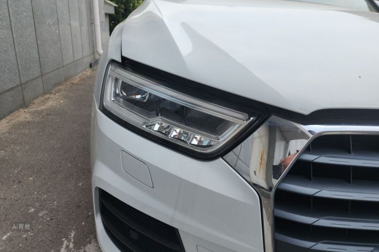 Audi Q3 2019 car image #8
