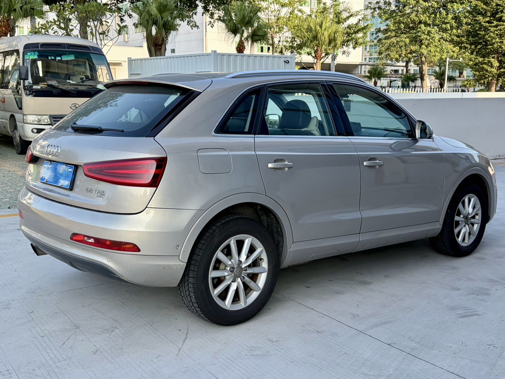 Audi Q3 (Imported) 2013 #4 Audi Q3 (Imported) 2013 car image #4