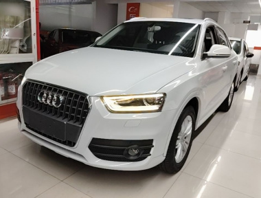 Audi Q3 2015 Audi Q3 2015 immagine di auto