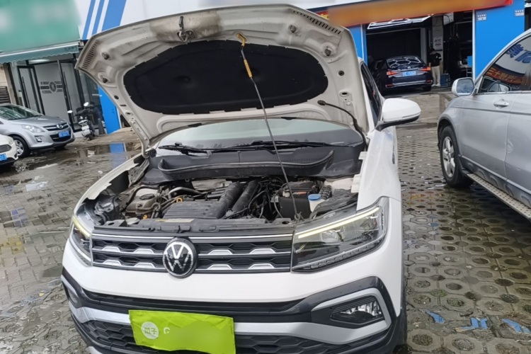 Volkswagen T-Cross 2020 #20 Volkswagen T-Cross 2020 صورة سيارة #20
