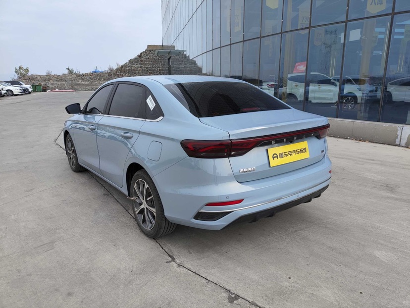 GEELY Emgrand 2024 изображение автомобиля #3