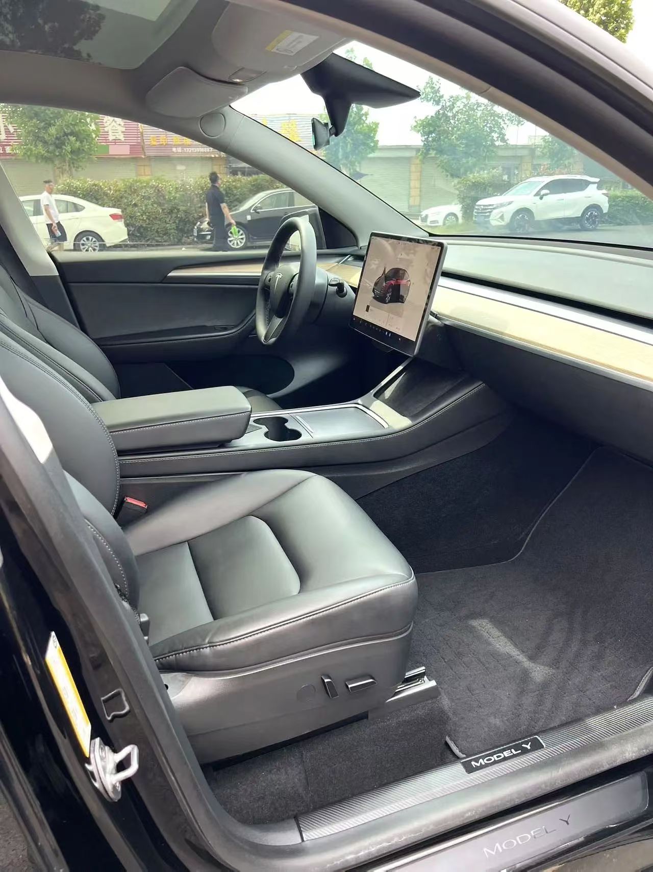 Tesla Model Y 2022 car image #10