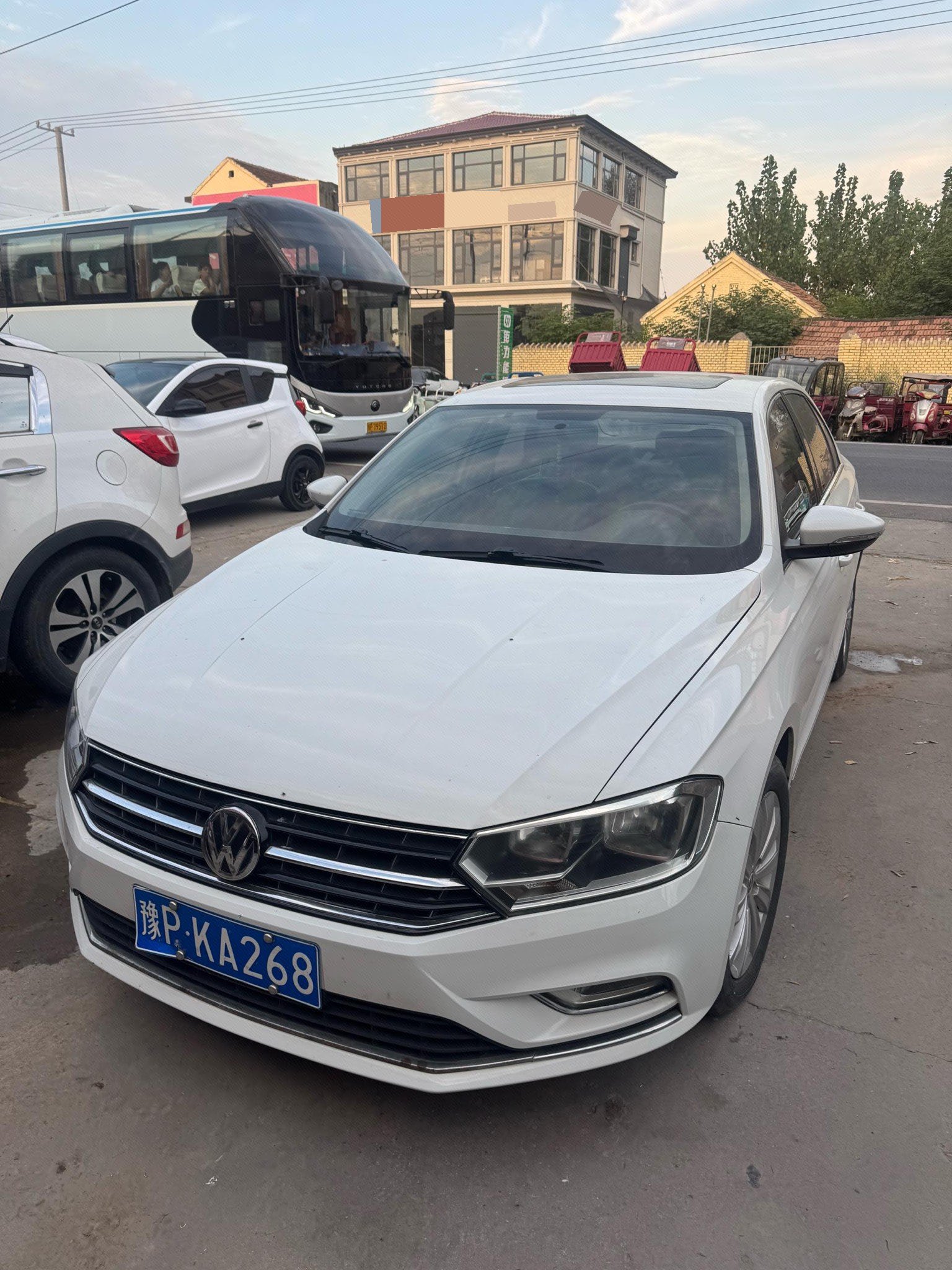 Volkswagen Bora 2016 car image 