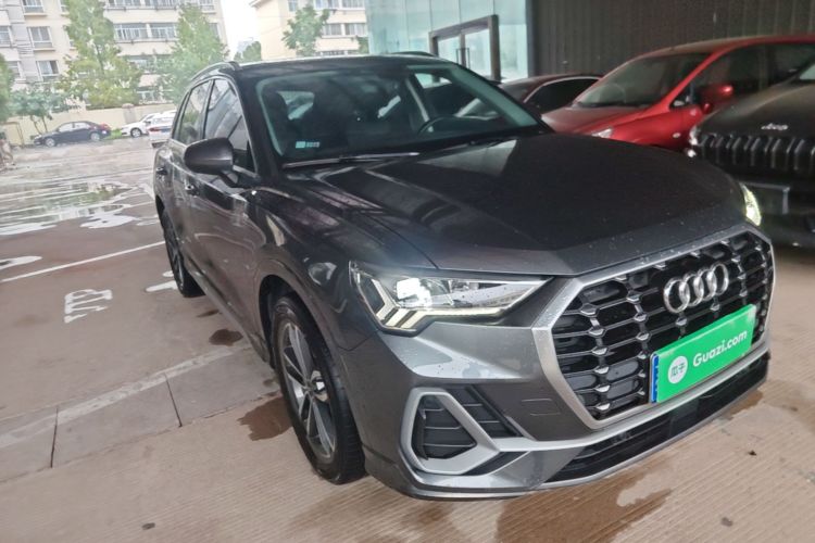 Audi Q3 2021 car image #4