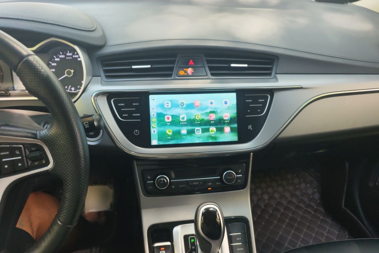 GEELY Emgrand GS 2018 car image #17