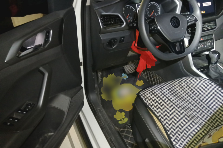 Volkswagen T-Cross 2021 car image #9