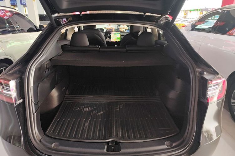 Tesla Model Y 2021 car image #19