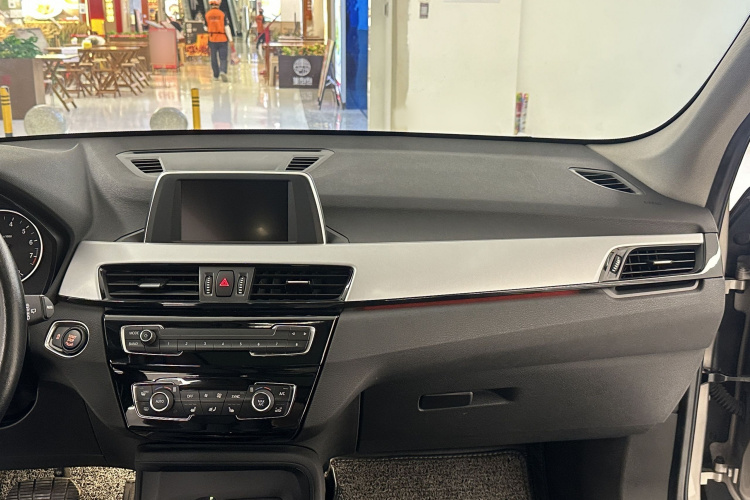 BMW X1 2017 image de voiture #11