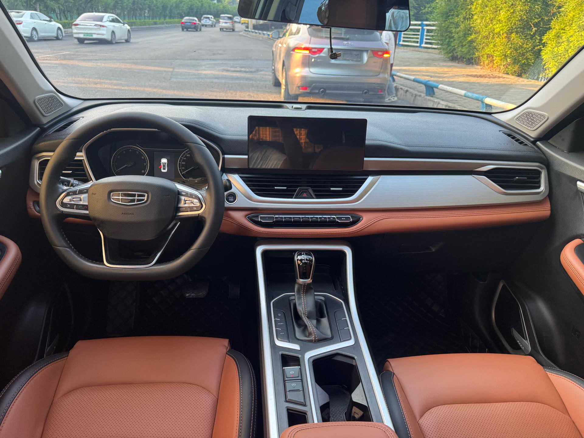 GEELY Vision X6 2021 image de voiture #6