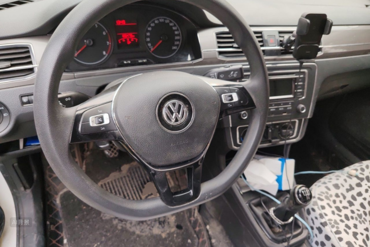 Volkswagen Santana 2017 car image #12