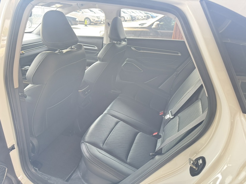 GEELY Emgrand 2024 car image #3