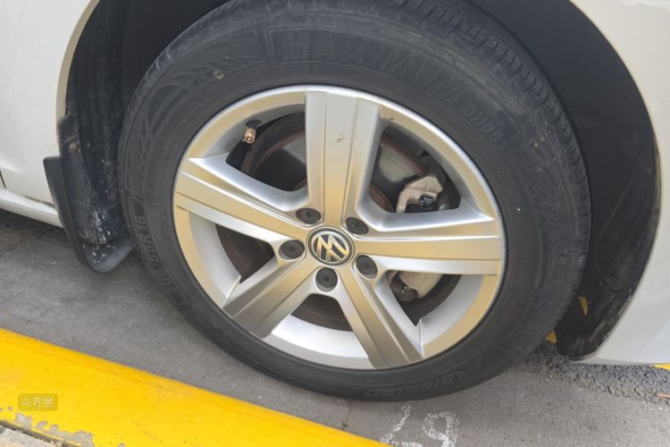 Volkswagen Golf 2015 car image #9