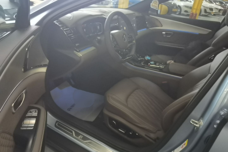 BYD Han 2023 car image #12