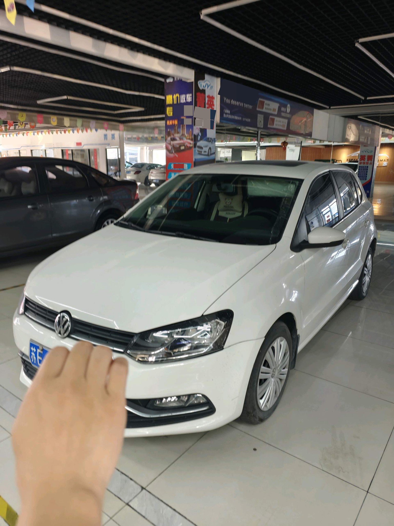Volkswagen Polo 2018 car image 