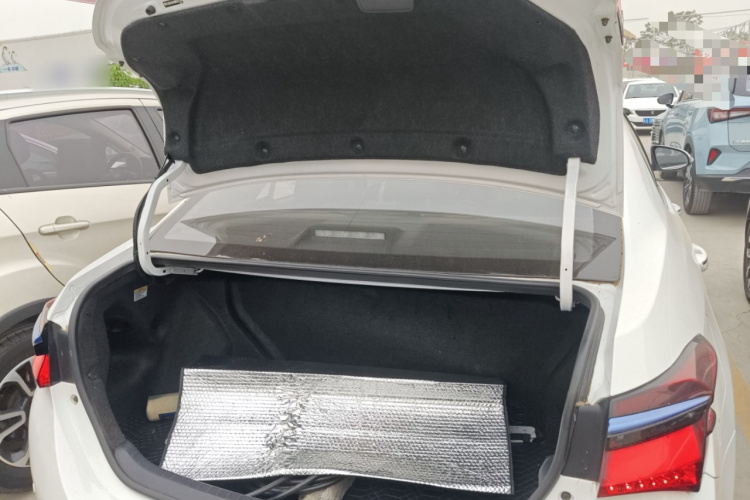 Toyota Corolla Hybird E+ 2021 immagine di auto #19
