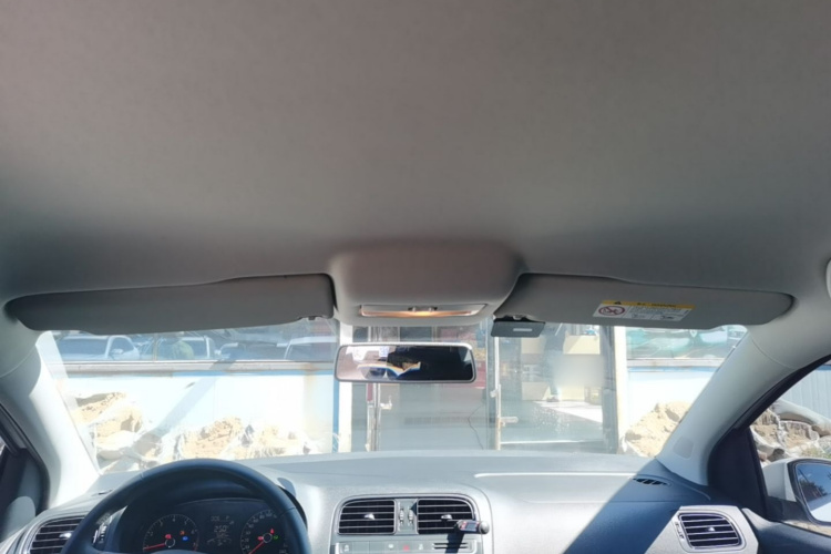 Volkswagen Polo 2019 car image #18