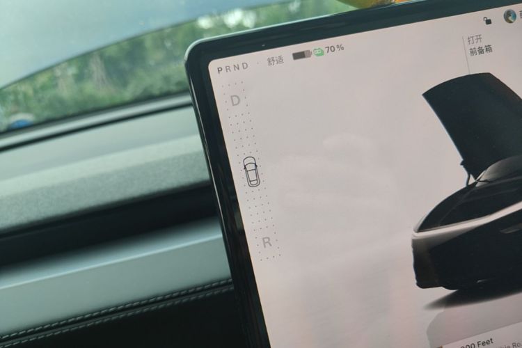 Tesla Model Y 2025 #18 Tesla Model Y 2025 car image #18