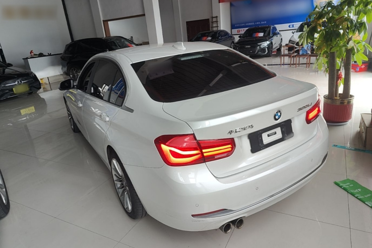 BMW 3 Series 2019 #5 BMW 3 Series 2019 car image #5