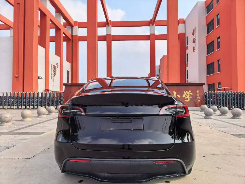 Tesla Model Y 2023 #5 Tesla Model Y 2023 صورة سيارة #5