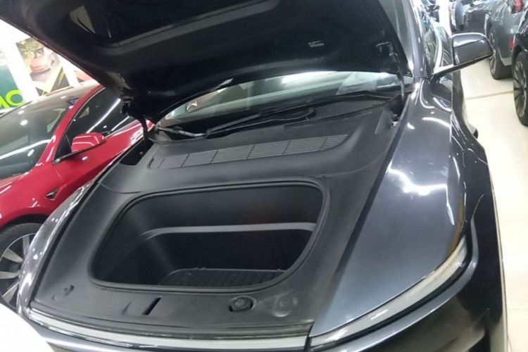 Tesla Model Y 2025 #20 Tesla Model Y 2025 car image #20