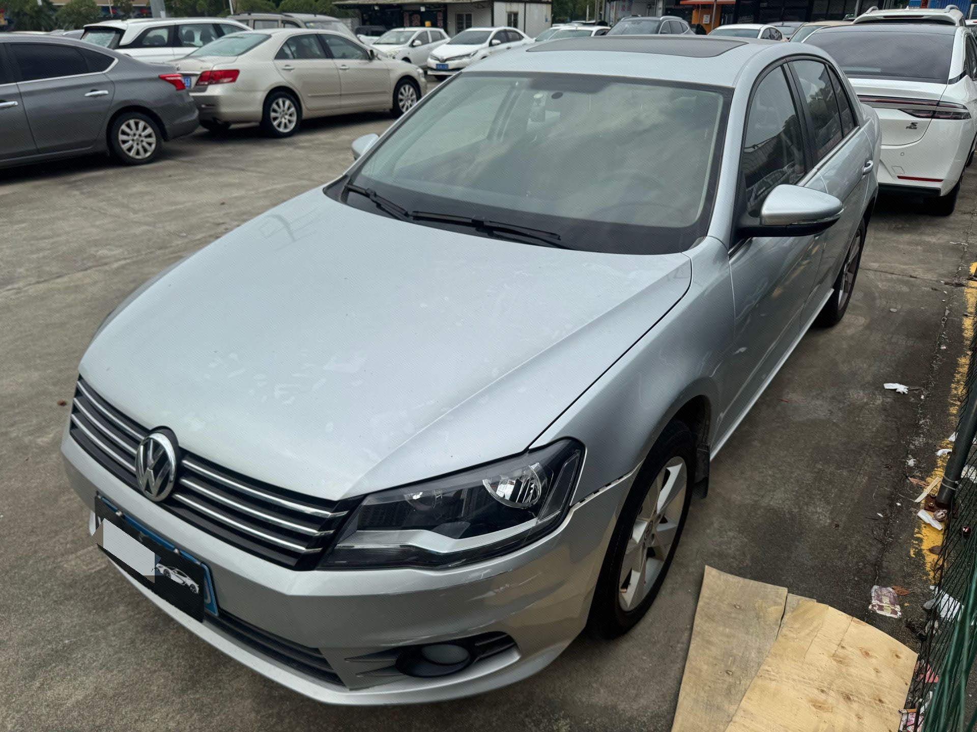 Volkswagen Bora 2014 car image 