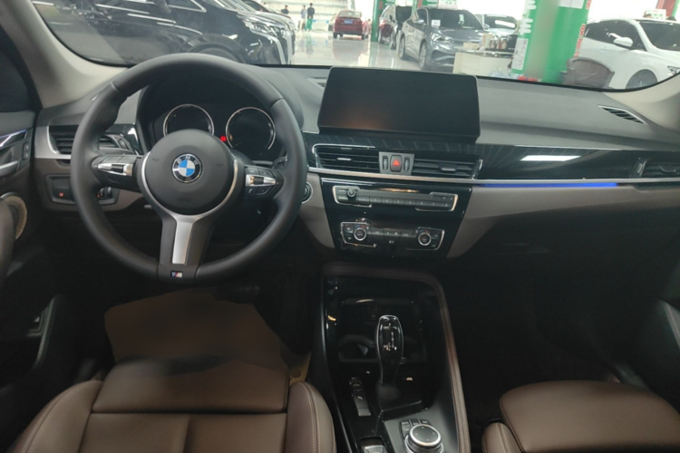 BMW X1 2021 car image #10