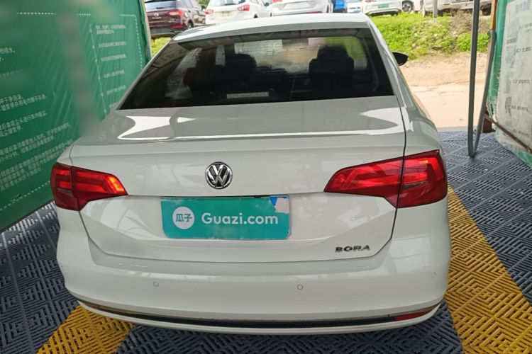 Volkswagen Bora 2016 car image #6