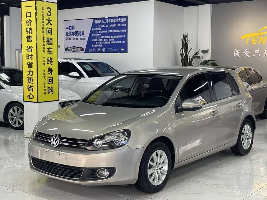 Volkswagen Golf 2013 car image #2