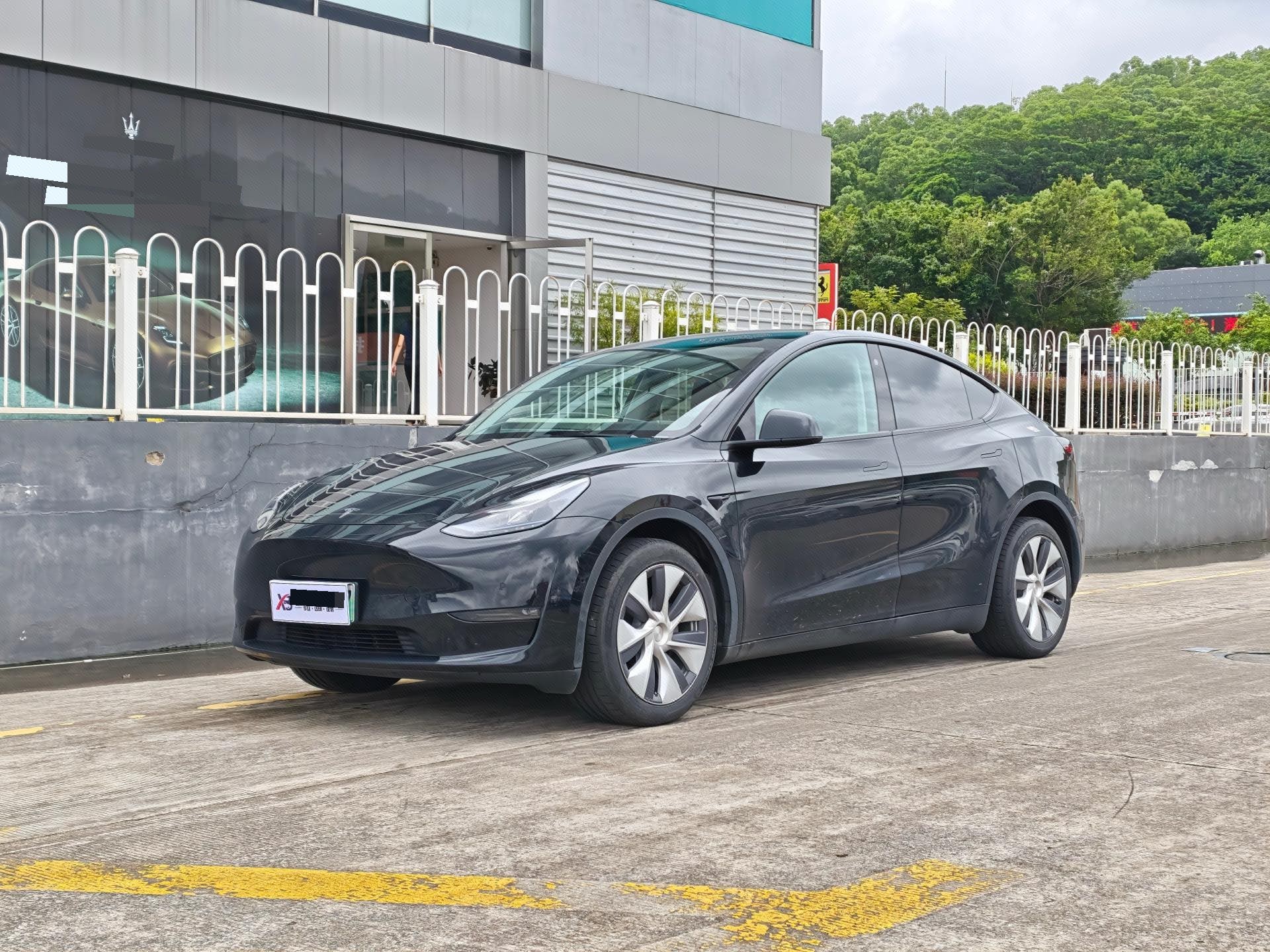 Tesla Model Y 2023 Tesla Model Y 2023 car image