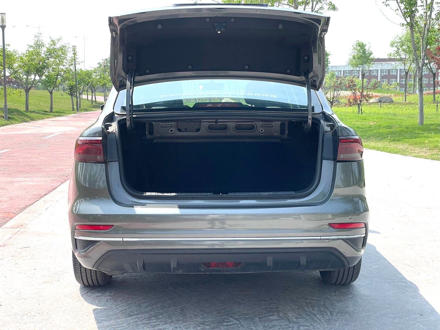 GEELY Emgrand 2023 immagine di auto #10