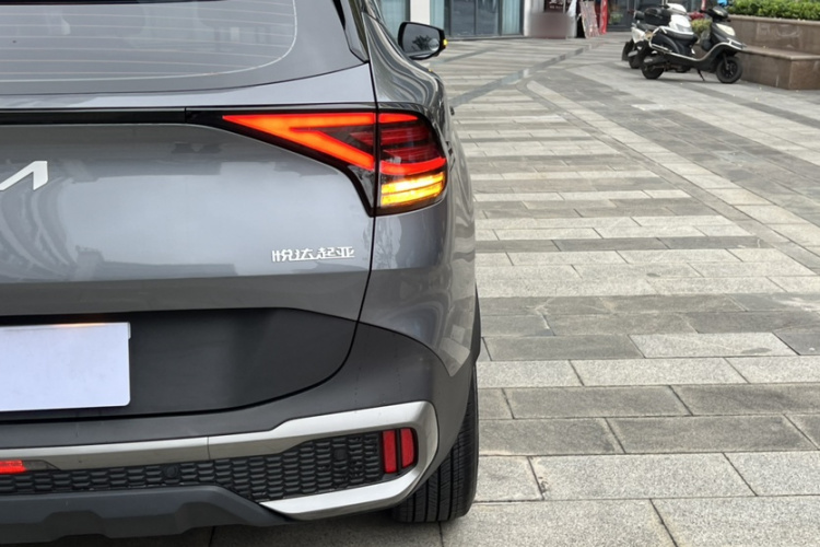 Kia Sportage 2025 immagine di auto #8