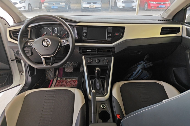 Volkswagen Polo 2020 car image #11
