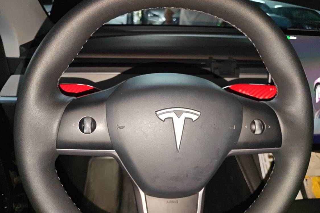Tesla Model Y 2023 car image #26