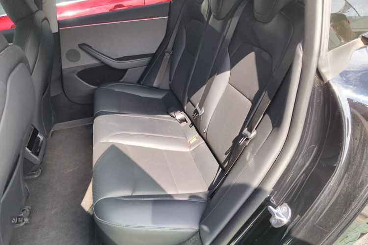 Tesla Model 3 2024 صورة سيارة #19