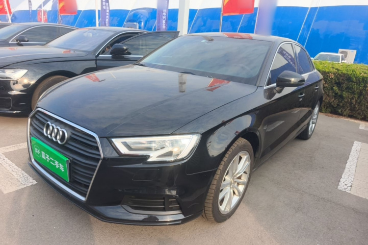 Audi A3 2018 car image #2