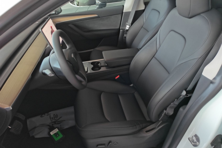 Tesla Model Y 2023 #15 Tesla Model Y 2023 car image #15