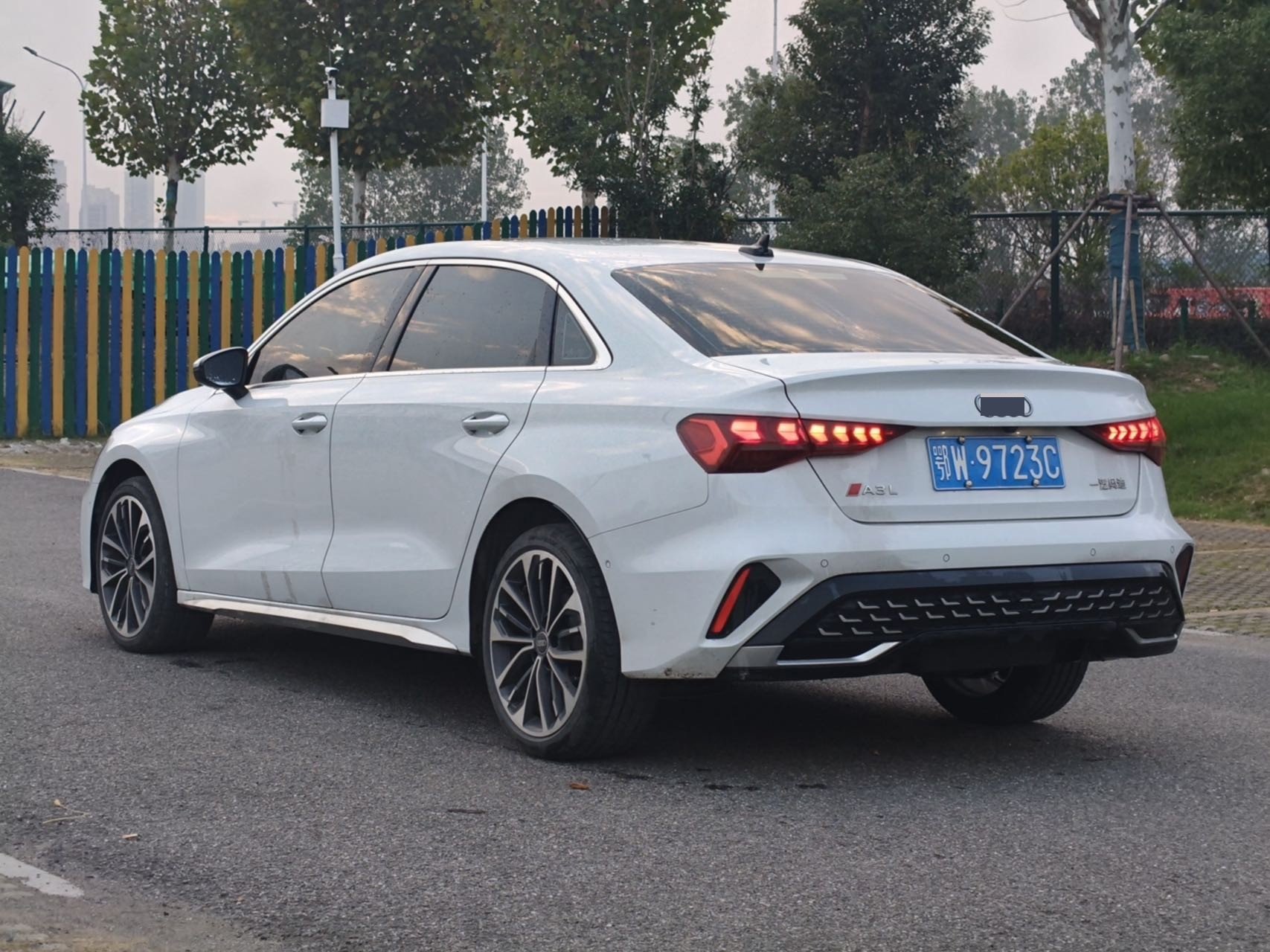 2025 изображение автомобиля #3