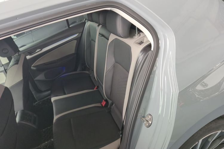 Volkswagen Golf 2022 car image #17