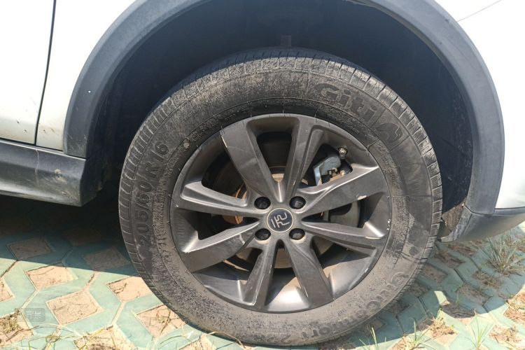 BYD Yuan New Energy 2020 car image #9