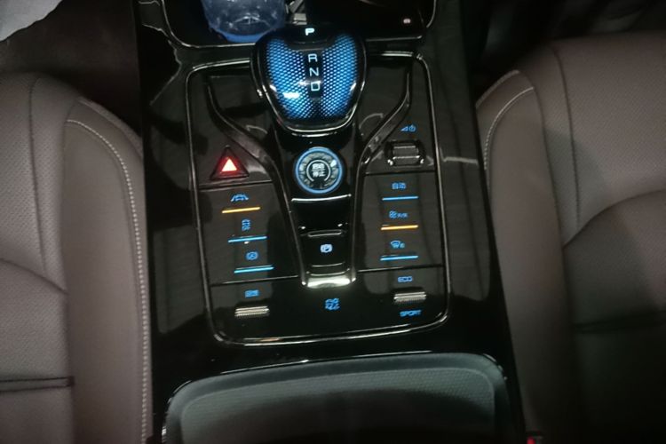 BYD Han 2021 car image #18