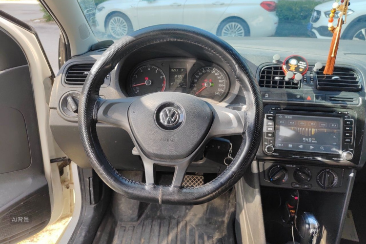 Volkswagen Polo 2019 car image #12