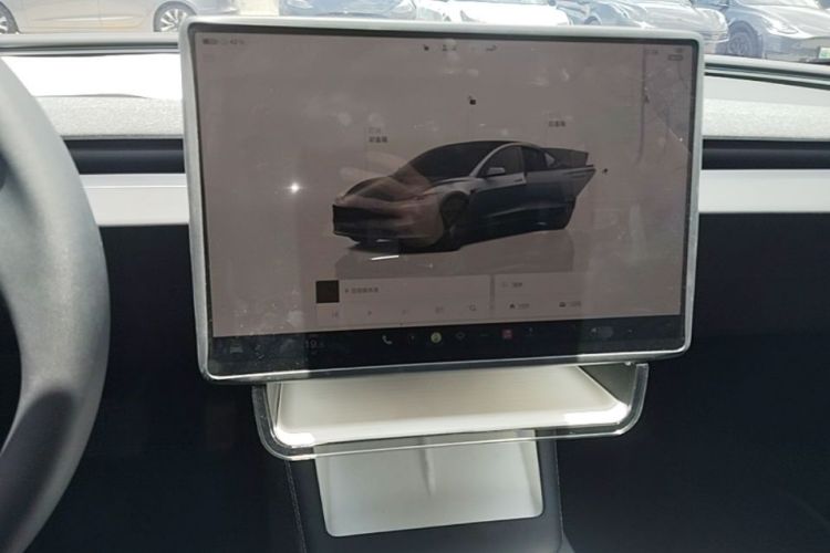 Tesla Model 3 2024 car image #13
