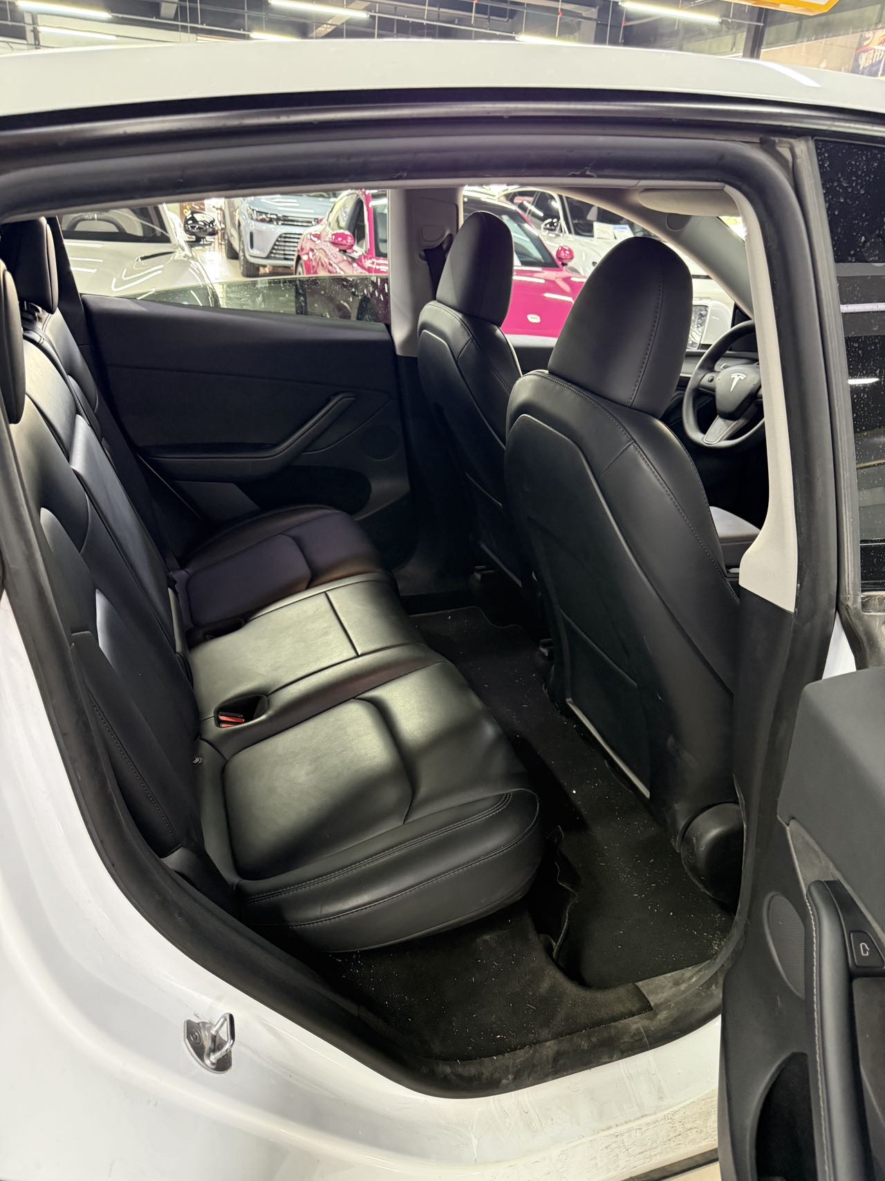 Tesla Model Y 2023 #5 Tesla Model Y 2023 car image #5